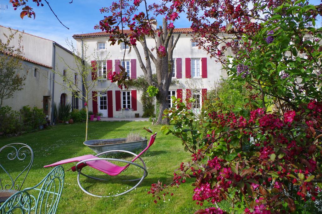 Le Logis De La Poupeliere Bed & Breakfast Vouhé Exterior foto
