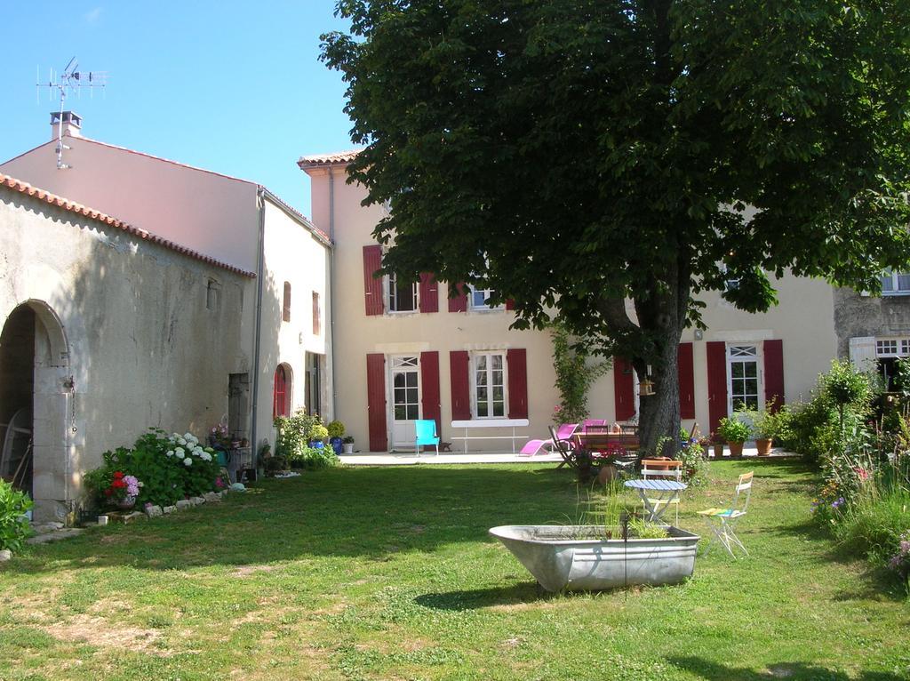 Le Logis De La Poupeliere Bed & Breakfast Vouhé Exterior foto